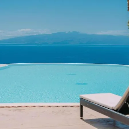 1 Bdr Partial Sea View Apartment *