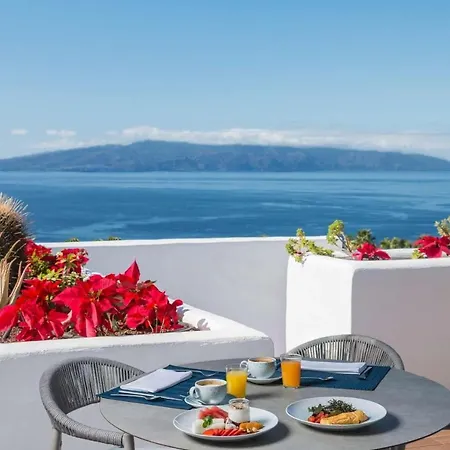 1 Bdr Partial Sea View